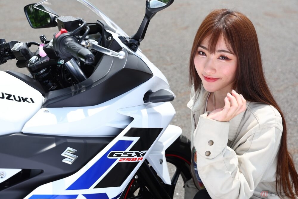 フルカウルがカッコいい！ 日常での扱いやすさを追求したスズキの軽