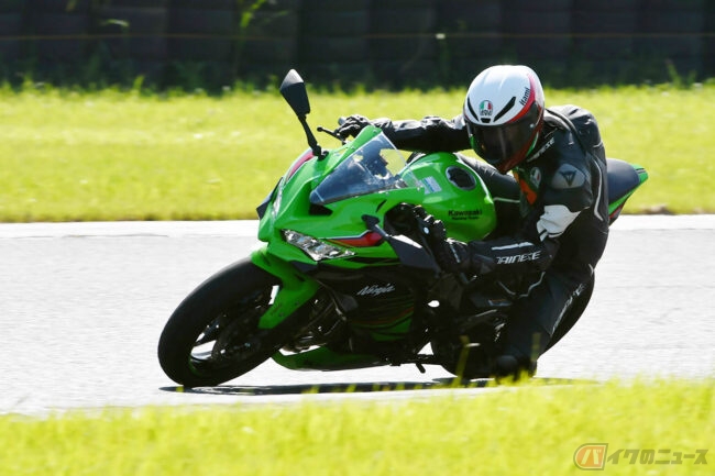 20230720_zx-4r_01-650x433.jpg?