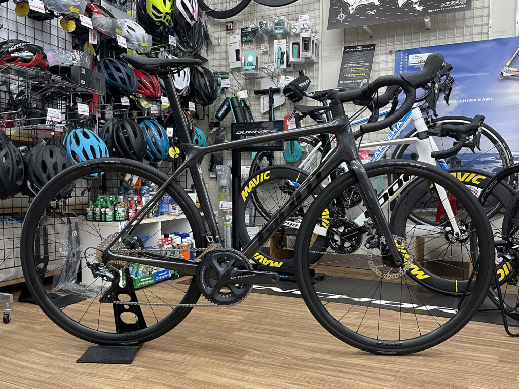 GIANT TCR ADVANCED 1 DISC KOM 2022年モデルを組みました