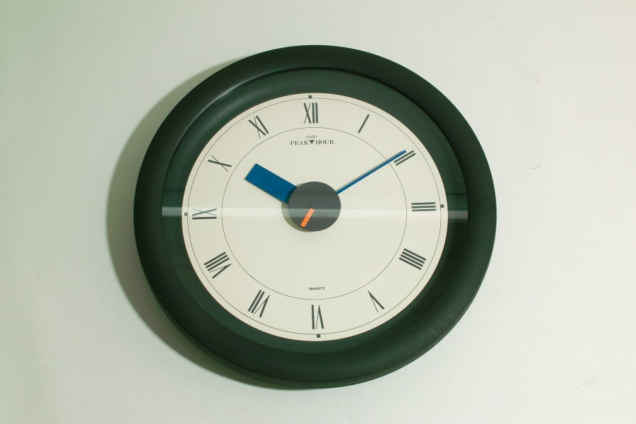 No.5900「掛時計：ポストモダン」SOLD | ボルトナットマーケット
