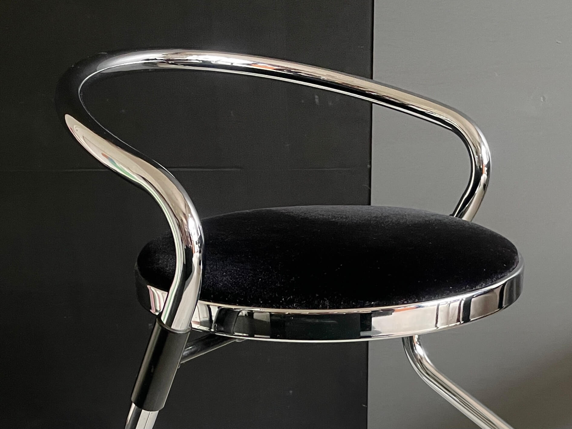 希少 カンティレバーチェア デザイナーズチェア アイアンフレーム