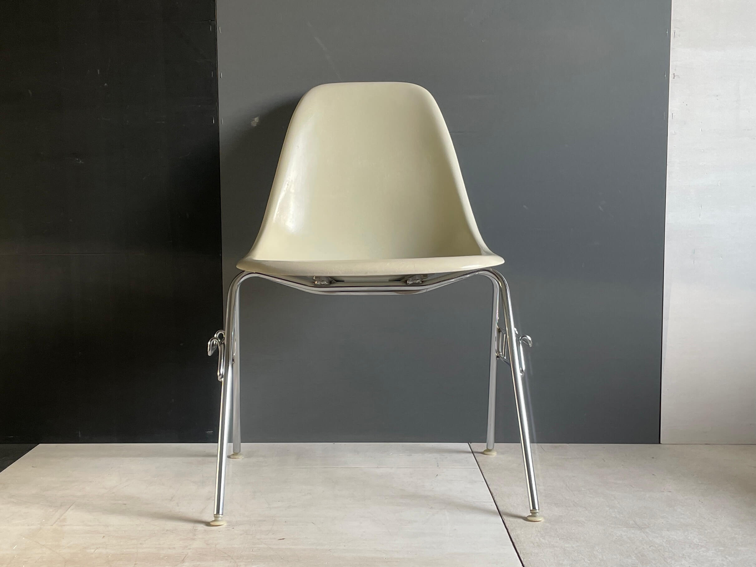 No.7661A「Herman Miller〈サイドシェルチェア〉FRP：イームズ」1980年