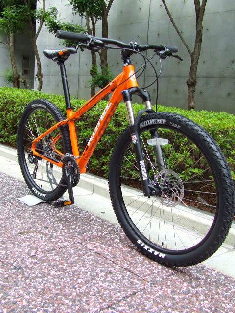 avelo Bicycle shop | アヴェロ バイシクル ショップ 浦和: Kona BLAST