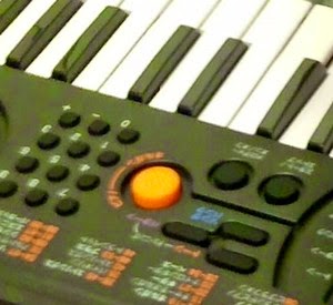 文六メモ: 互換性：カシオのキーボード (SA-76等) を市販の AC