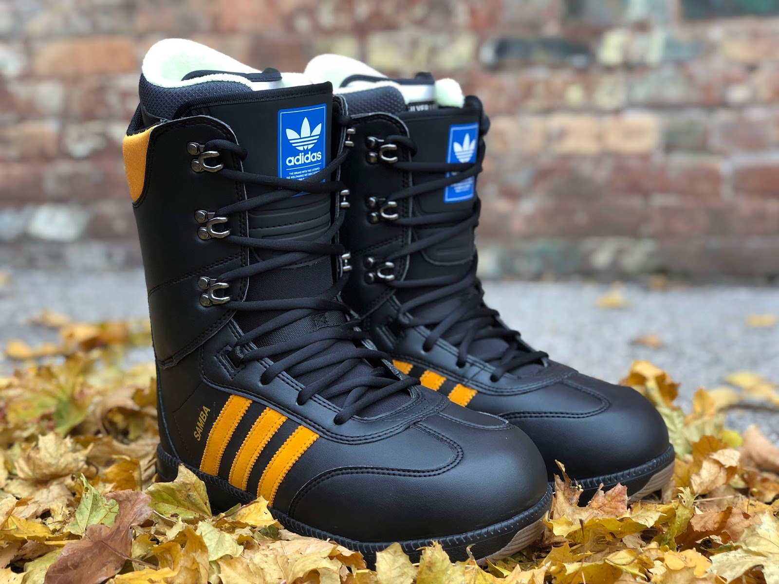 Damage Boardshop: Adidas Samba Boot