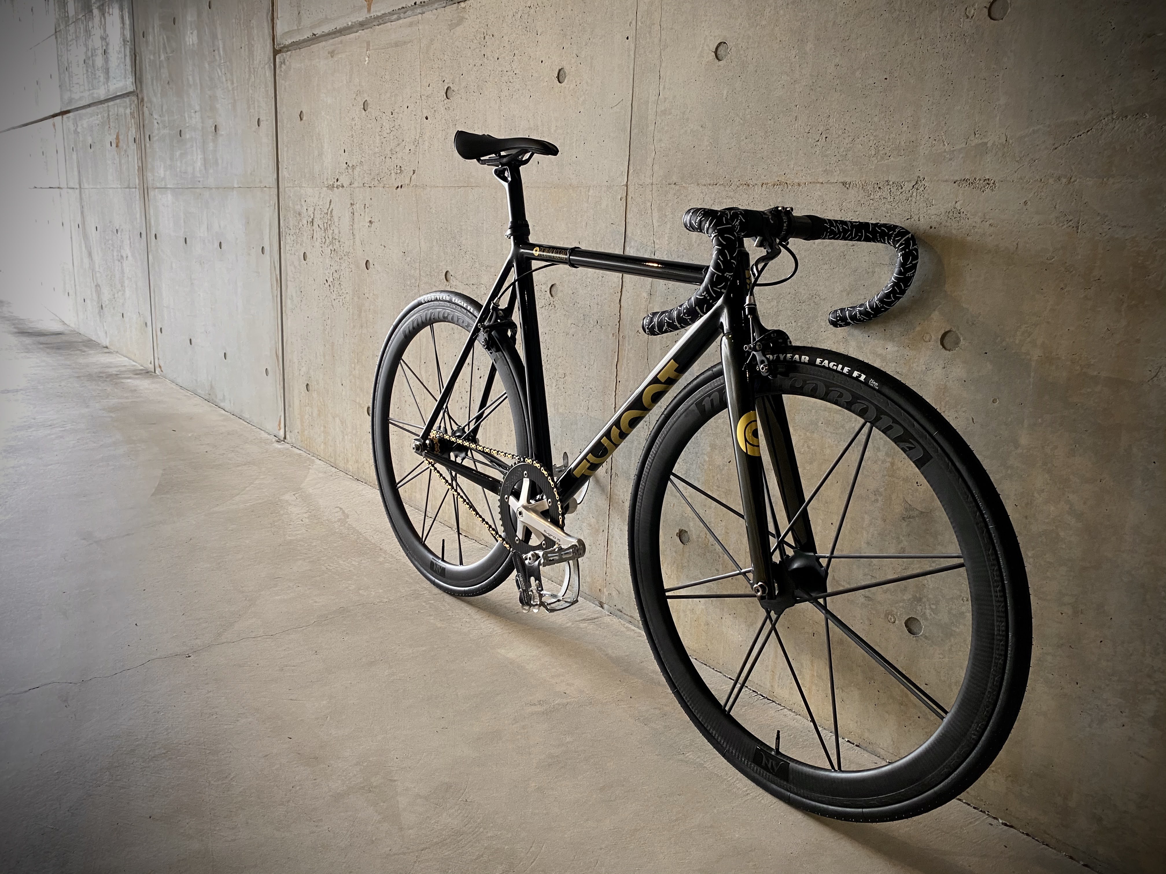 NOVACORONA NEW CARBON WHEELS ~ Charlie ~make a personalized bicycle~