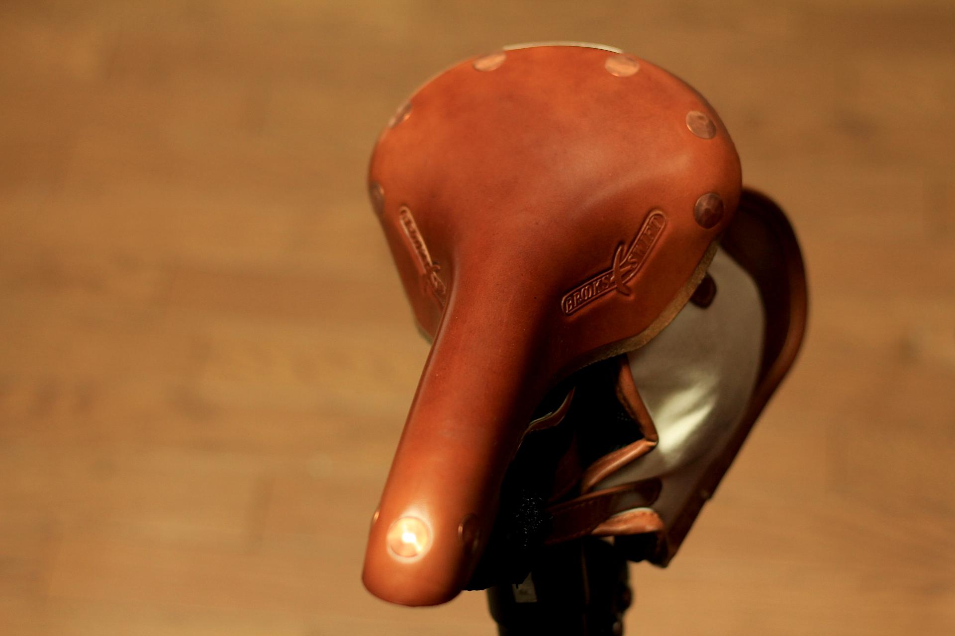サドル】Brooks Swift Steelを導入してみた - 自転車パーツ、小物