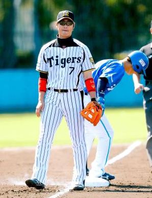 実使用グローブ 西岡剛 阪神タイガース 実使用グローブ 西岡剛 阪神