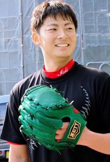 カープ 一岡 竜司 ZETT グラブ グローブ | 野球用品マニアックコレクター