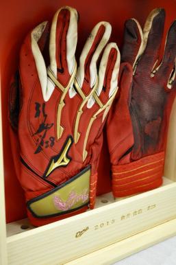 新井貴浩 実使用 バッティンググラブ 新井貴浩 実使用 バッティング