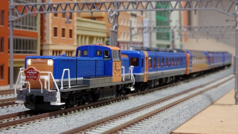 TOMIX DE10のヘッドライトを電球色に！！ - ビスタ模型鉄道