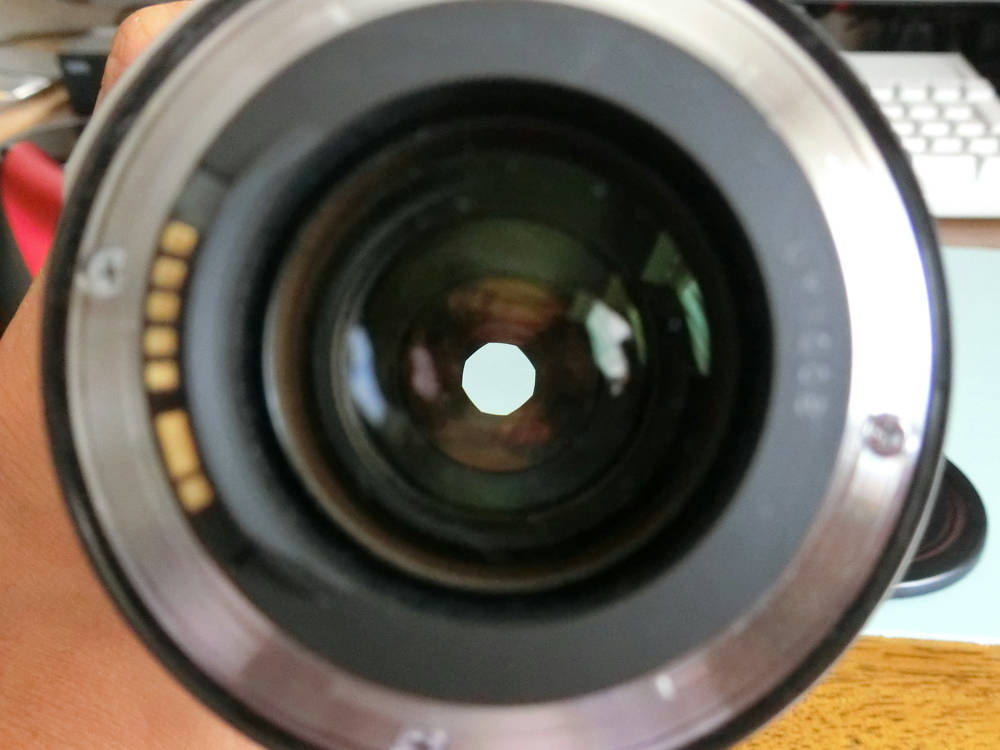 EF28-300mm F3.5-5.6L IS USM の修理の話 - くるま走ってたの！