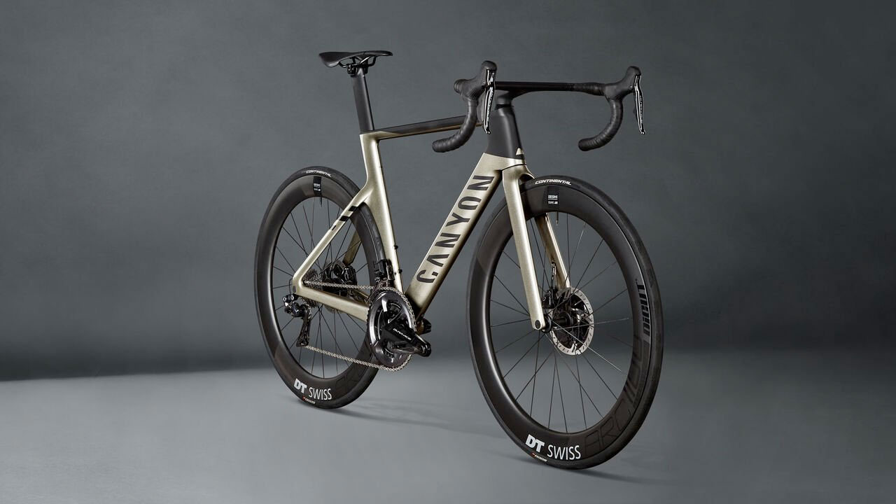 Canyon Aeroad CFR 新型コクピットでよみがえるクイルステムの伝統