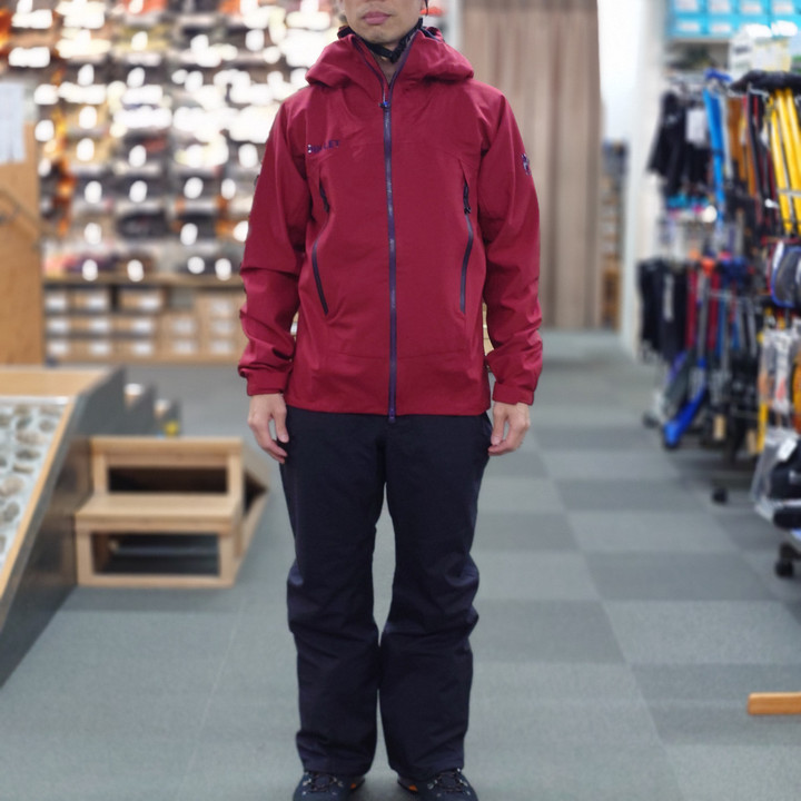 好日山荘 横浜西口店 : ガチすぎない雪山シェル MILLET / Typhon Warm