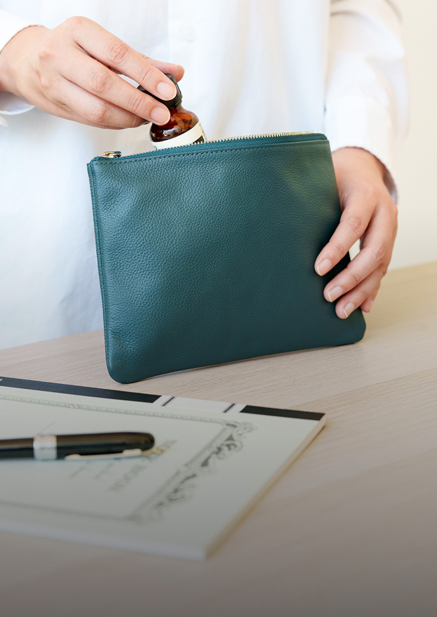 フラットポーチ L｜LIB