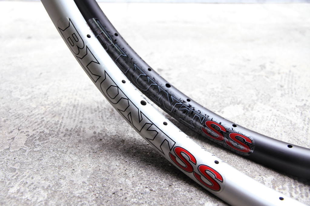 VELOCITY blunt 35 26インチ前後セット VELOCITY blunt 35 26インチ