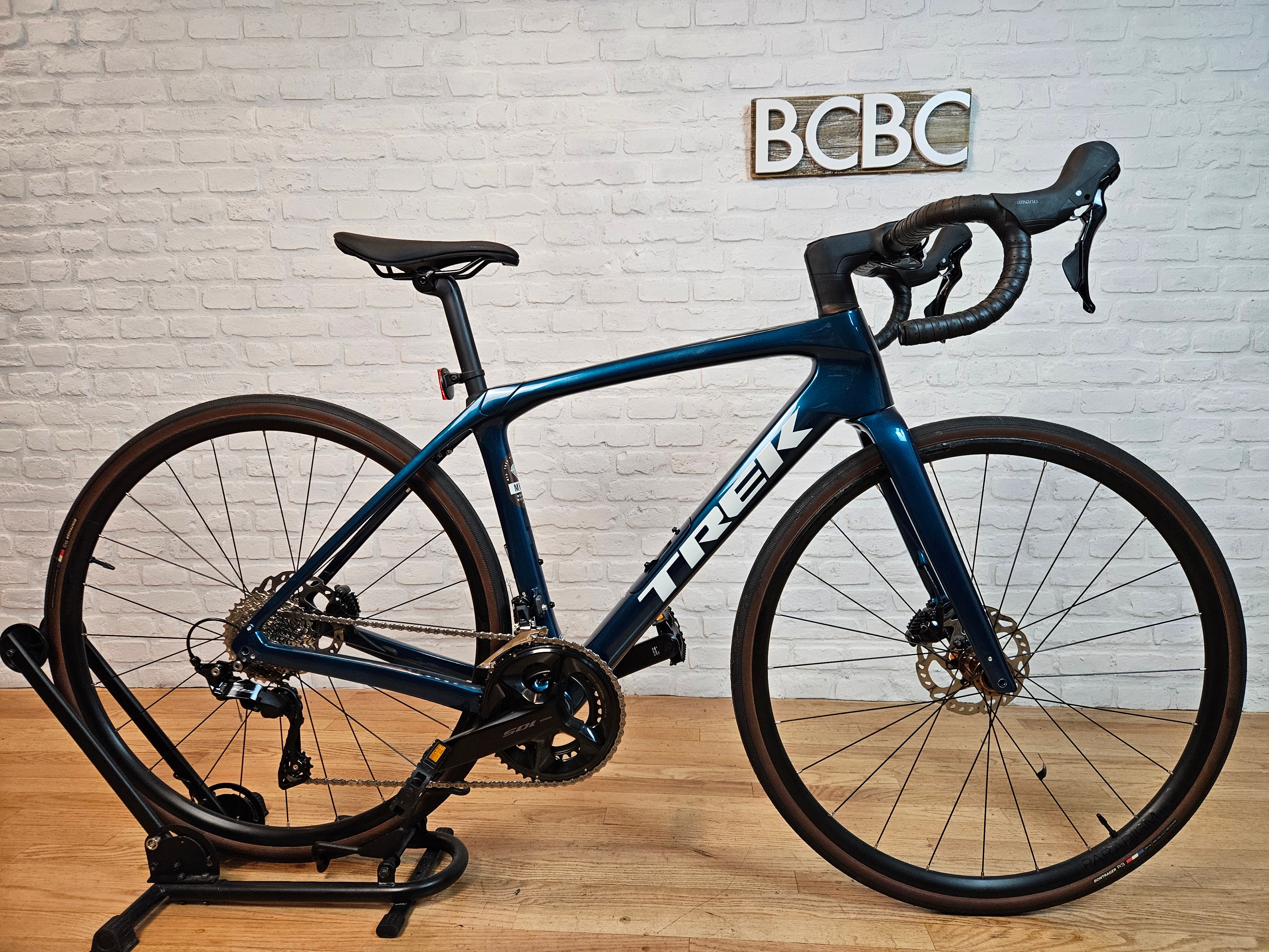 NEW 2023 Trek Domane SL 5 Disc 105 - 52cm | Brooklyn Carbon Bike Co.