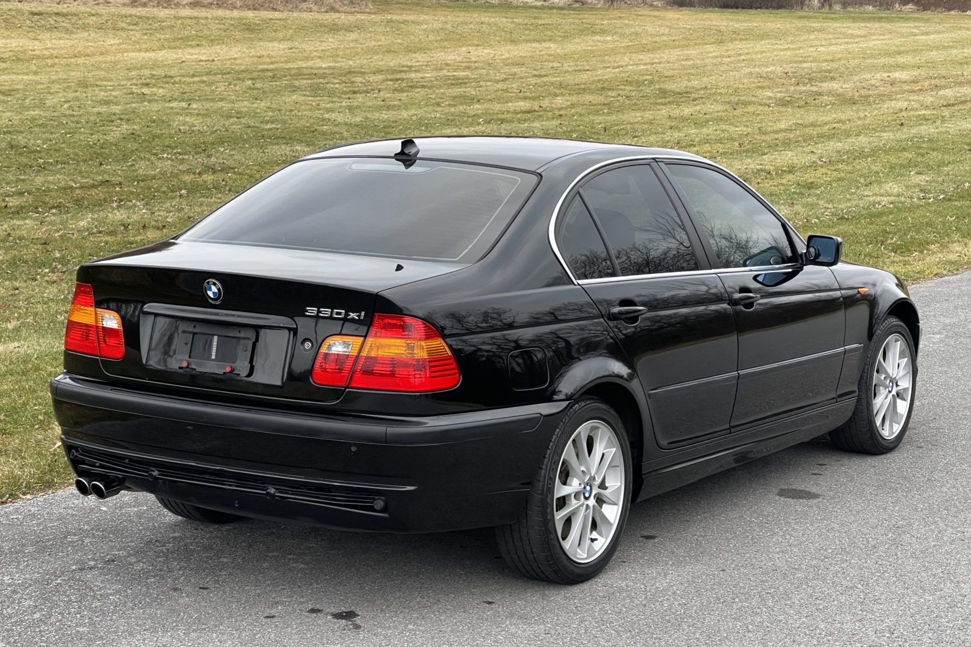 No Reserve: 38k-Mile 2005 BMW 330xi Sedan 6-Speed for sale on BaT