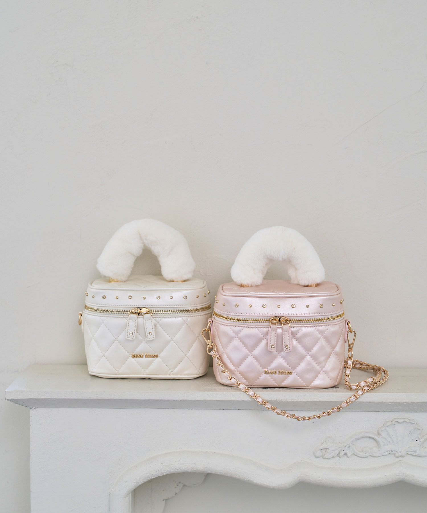 Mini vanity with detachable fur handle – BUNNY APARTMENT