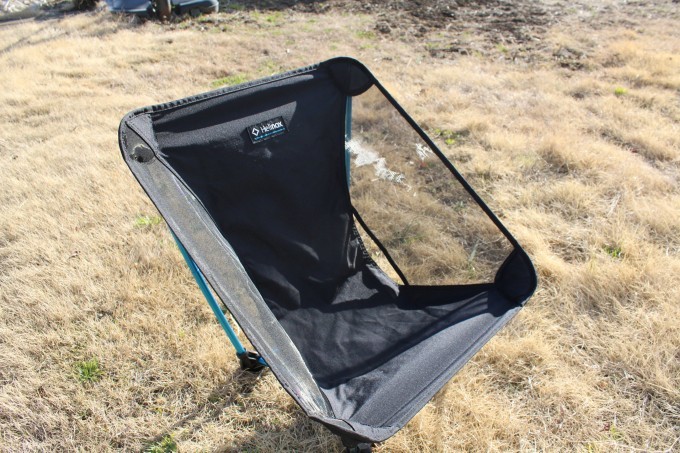 中古・美品】Helinox グラウンドチェア ブラック／ブルーポール 収納袋