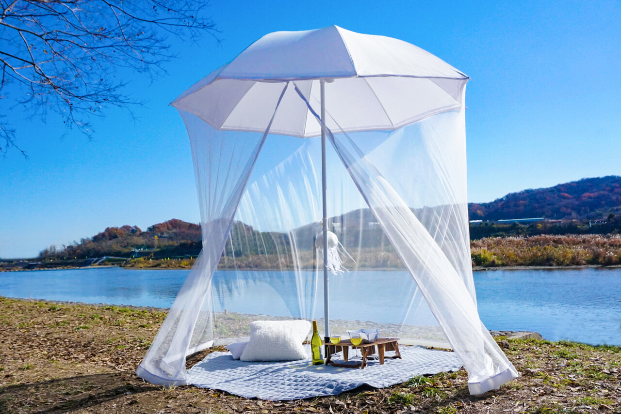 360°カワイイ空間！日よけ・虫除けもできるパラソル「クラゲキャッスル