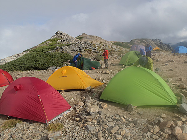 ダブルウォールで自立式でノーメッシュな軽量ソロテントを検討中