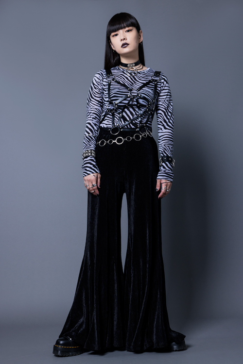 秋元梢コラボアイテムいよいよ本日発売スタート！ / CANDY STRIPPER