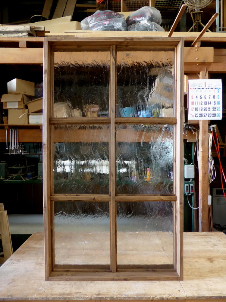 アンティーク調ガラスの大型FIX窓-264 | 室内窓のオーダー実例集