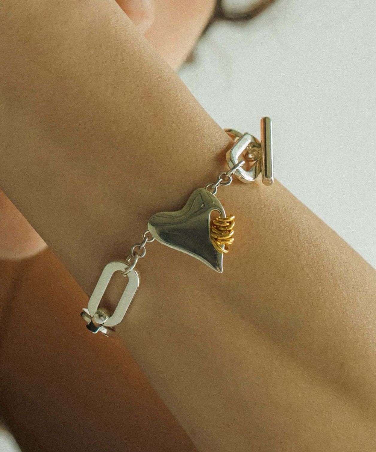 LAPUIS] Coil heart bracelet | CASSELINI ONLINE SHOP