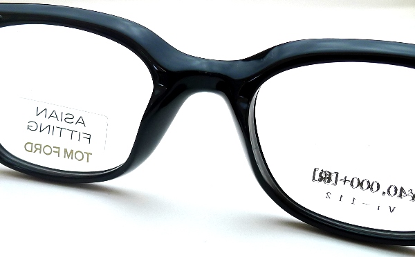 TOM FORD（トムフォード） TF4240 Col.001 ｜ メガネパーク・ブレス
