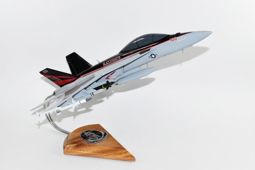 VeryHot製 VFA-154 BLACK KNIGHTS“ディカプリオ似 ” VeryHot製 VFA-154