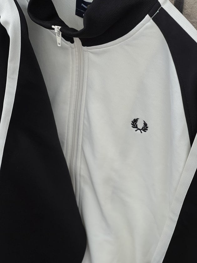 上品な『Track jacket』【FRED PERRY × BEAMS】｜ビームス 奈良｜BEAMS