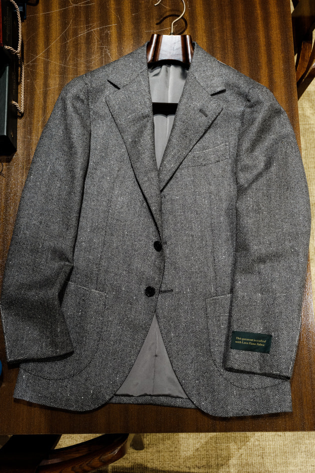 冬でも軽やかに纏うヘリンボーンジャケット＜BEAMS F＞＜Loro Piana