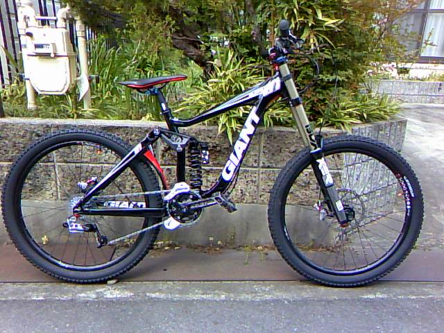 GIANT GLORY（ダウンヒル MTB）こんな感じのバイクだ - 誰でも自分で