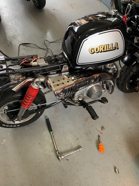 ゴリラ 純正タンクへ付け替え いよいよ売却か⁈ - 気ままなﾊﾞｲｸ生活