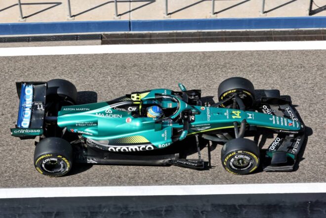 鈴鹿サーキット場内に掲出されていたF1ドライバー応援のぼり