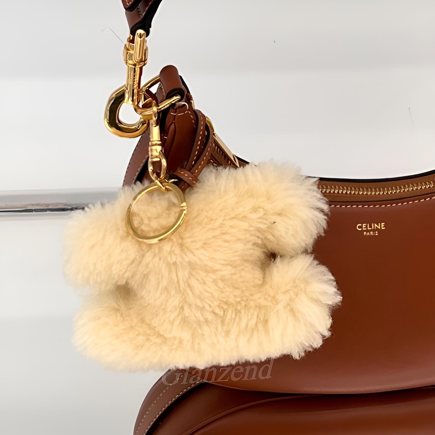 シアリングが可愛い【CELINE】トリオンフ ポンポン キーリング (CELINE
