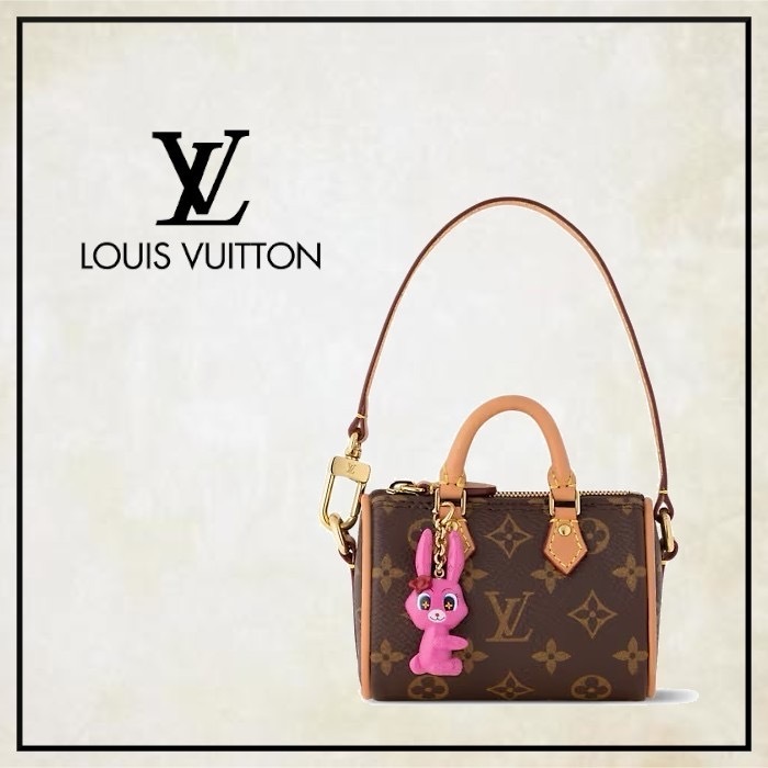 うさちゃん付きのミニミニバッグが LouisVuitton バッグチャーム