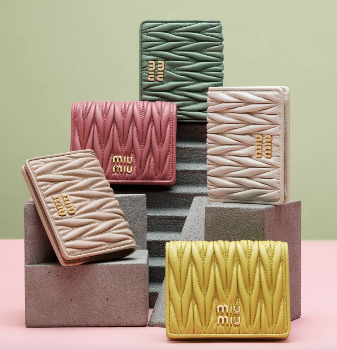 MIUMIU ミュウミュウ/マテラッセレザー 折り財布 (MiuMiu/折りたたみ