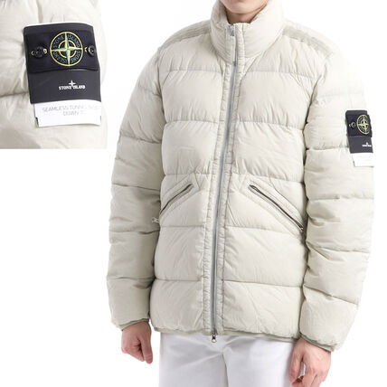 ホワイト（白）系 STONE ISLAND(ストーンアイランド) ダウンジャケット