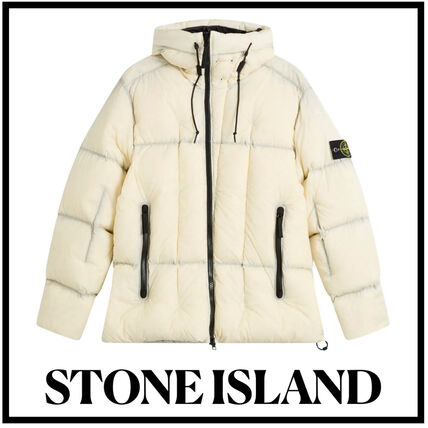 ホワイト（白）系 イギリス STONE ISLAND(ストーンアイランド) ダウン