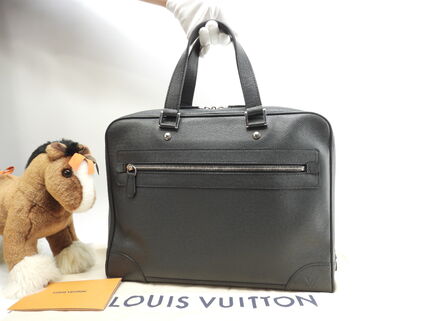 Louis Vuitton TAIGA(ルイヴィトン タイガ) ビジネスバッグ
