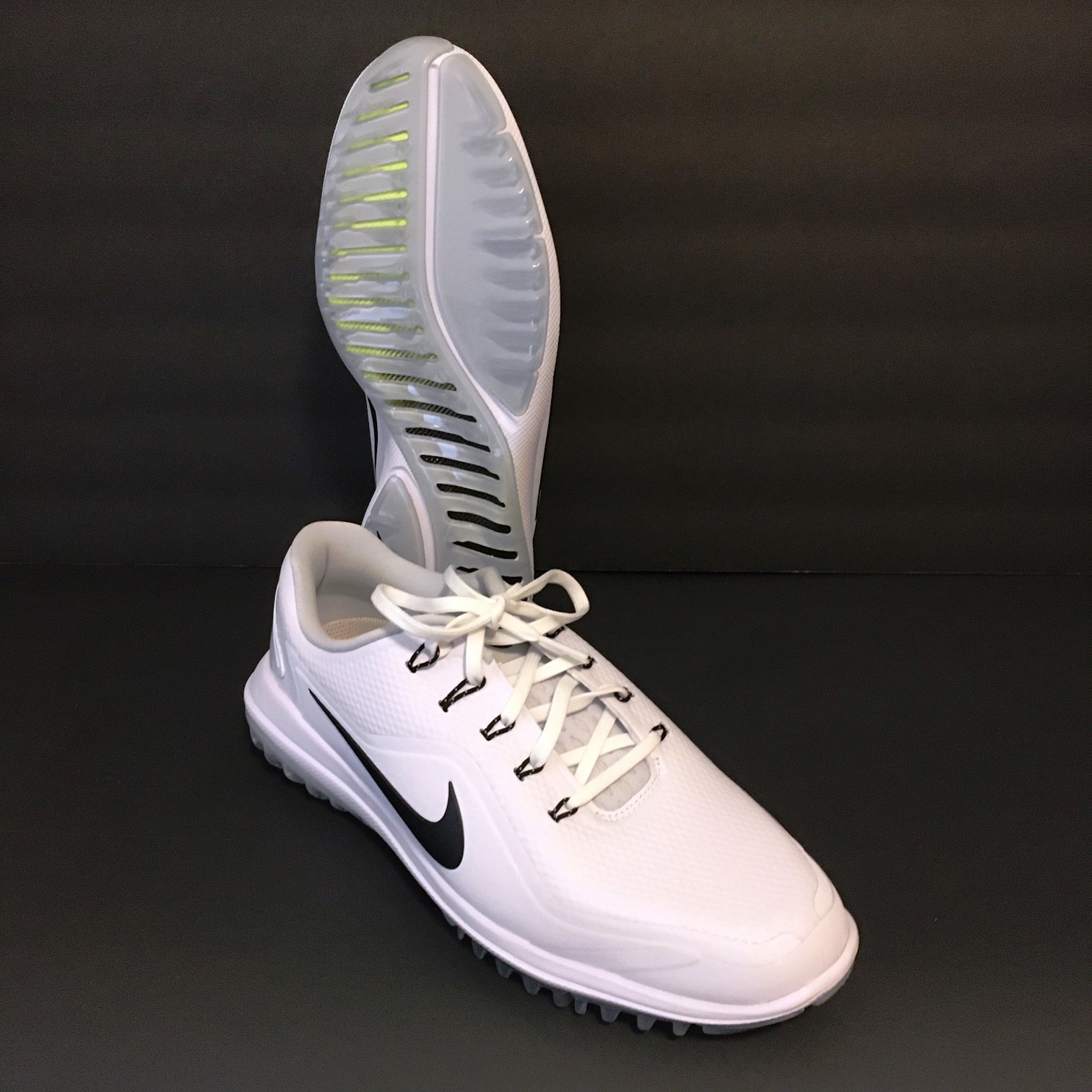 日本未販売ルナコントロールヴェイパ2ー男性用ゴルフシューズ白 (Nike