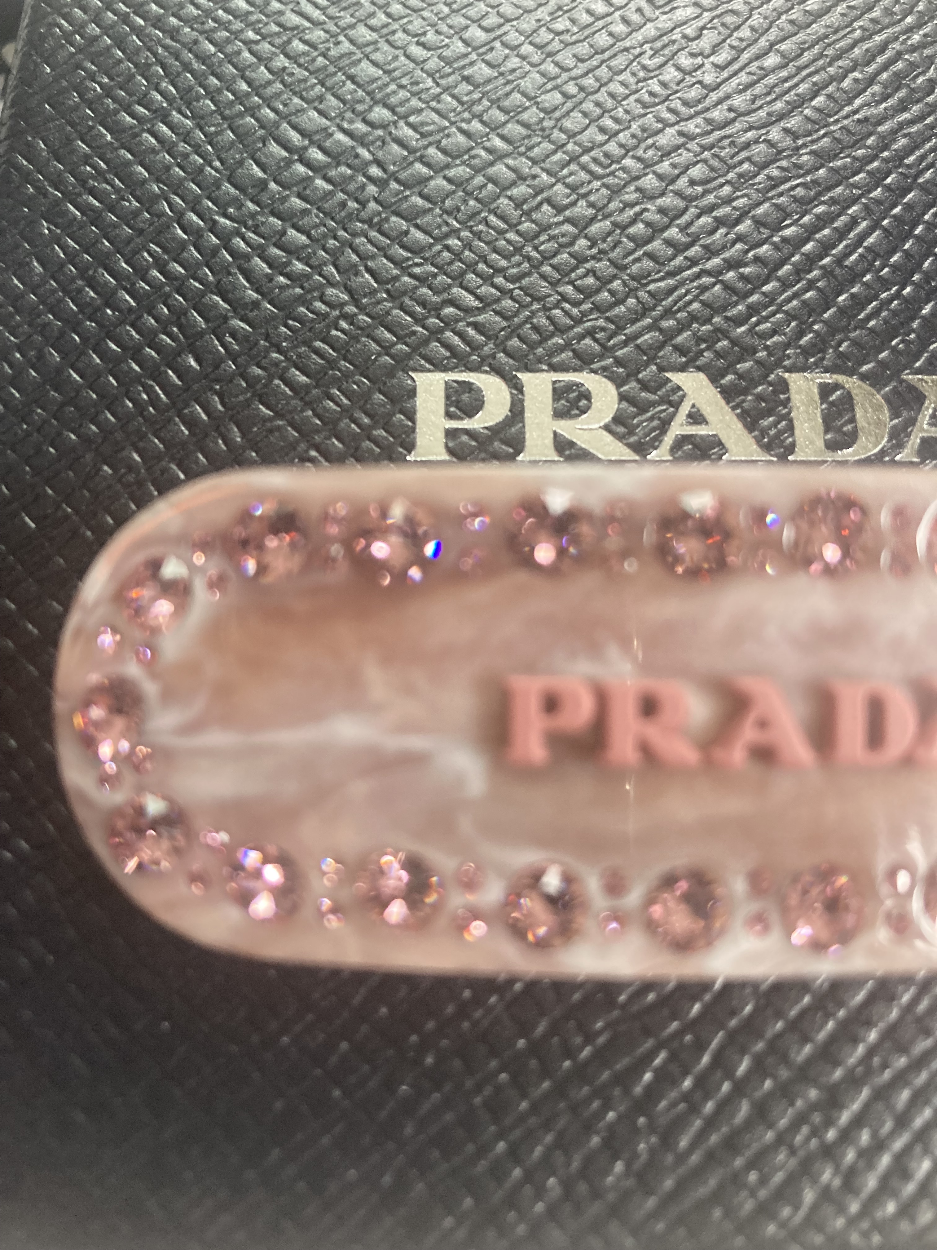 国内即発 プラダ バレッタ ヘアアクセサリー ギフト箱 (PRADA/ヘア
