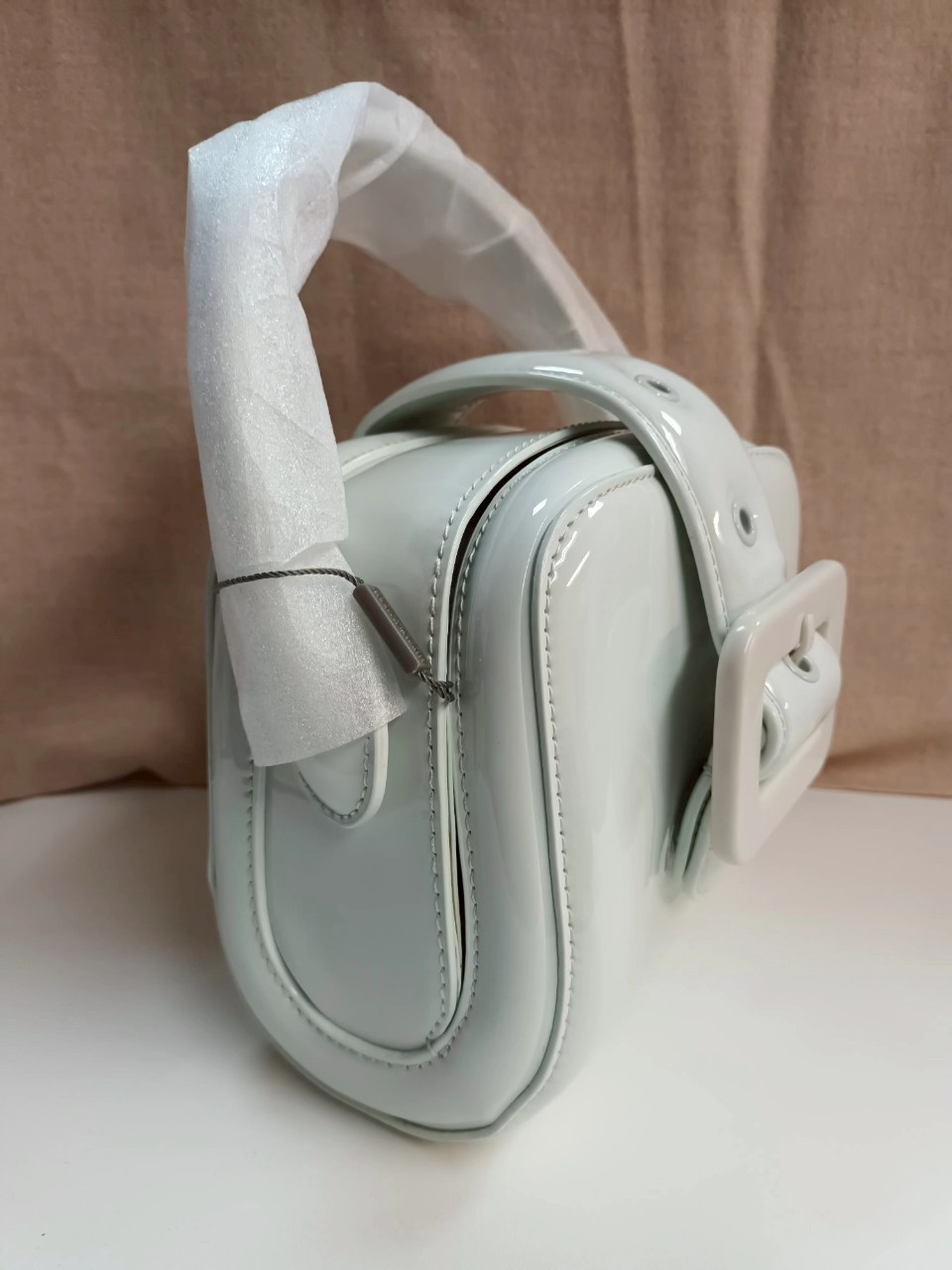 ☆CHARLES&KEITH☆Lula ルラ パテントベルトバッグ/送料込