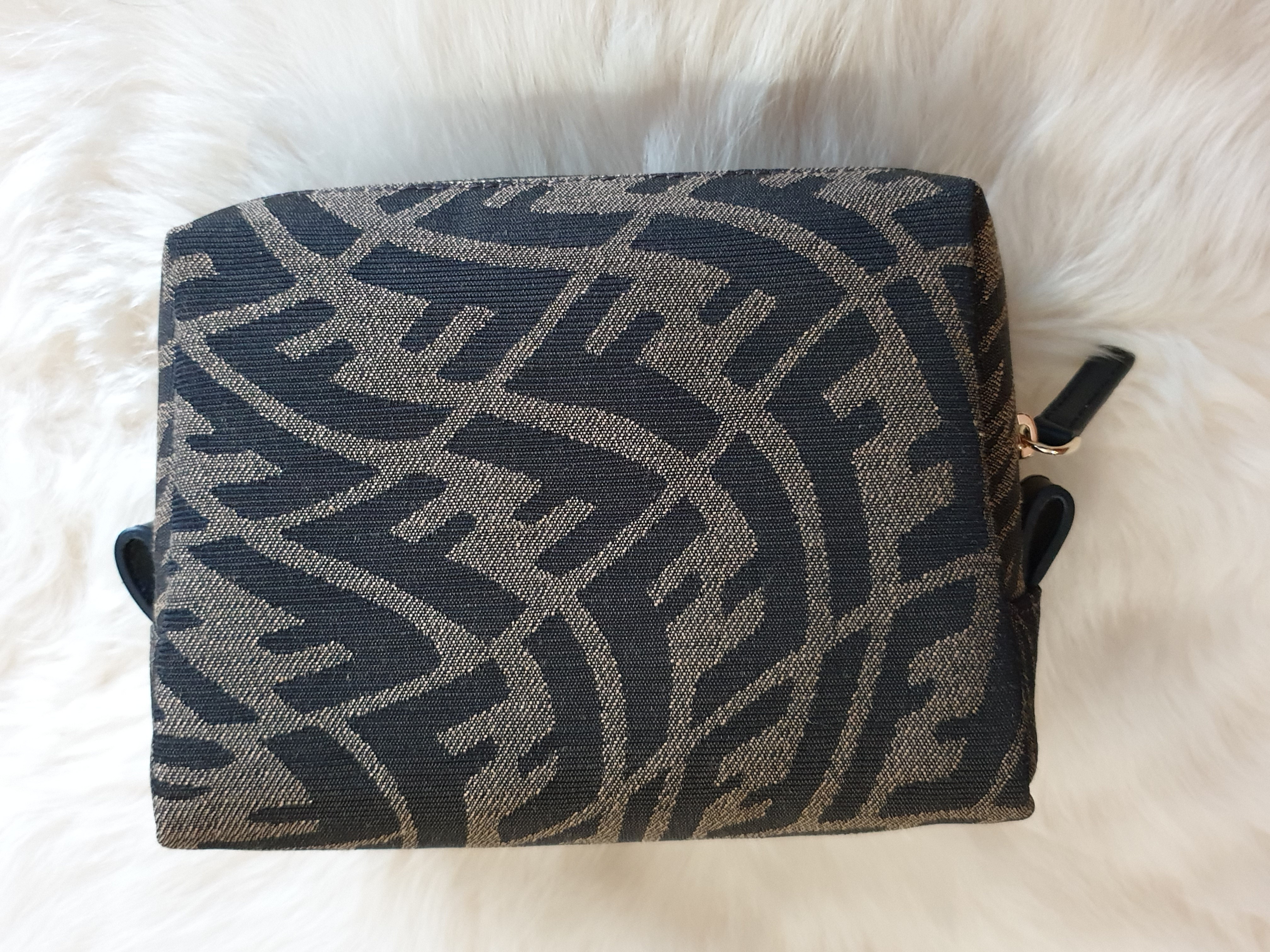 FENDIフェンディFF柄♪ポーチ ズッカ♪ダークブラウン (FENDI/ポーチ