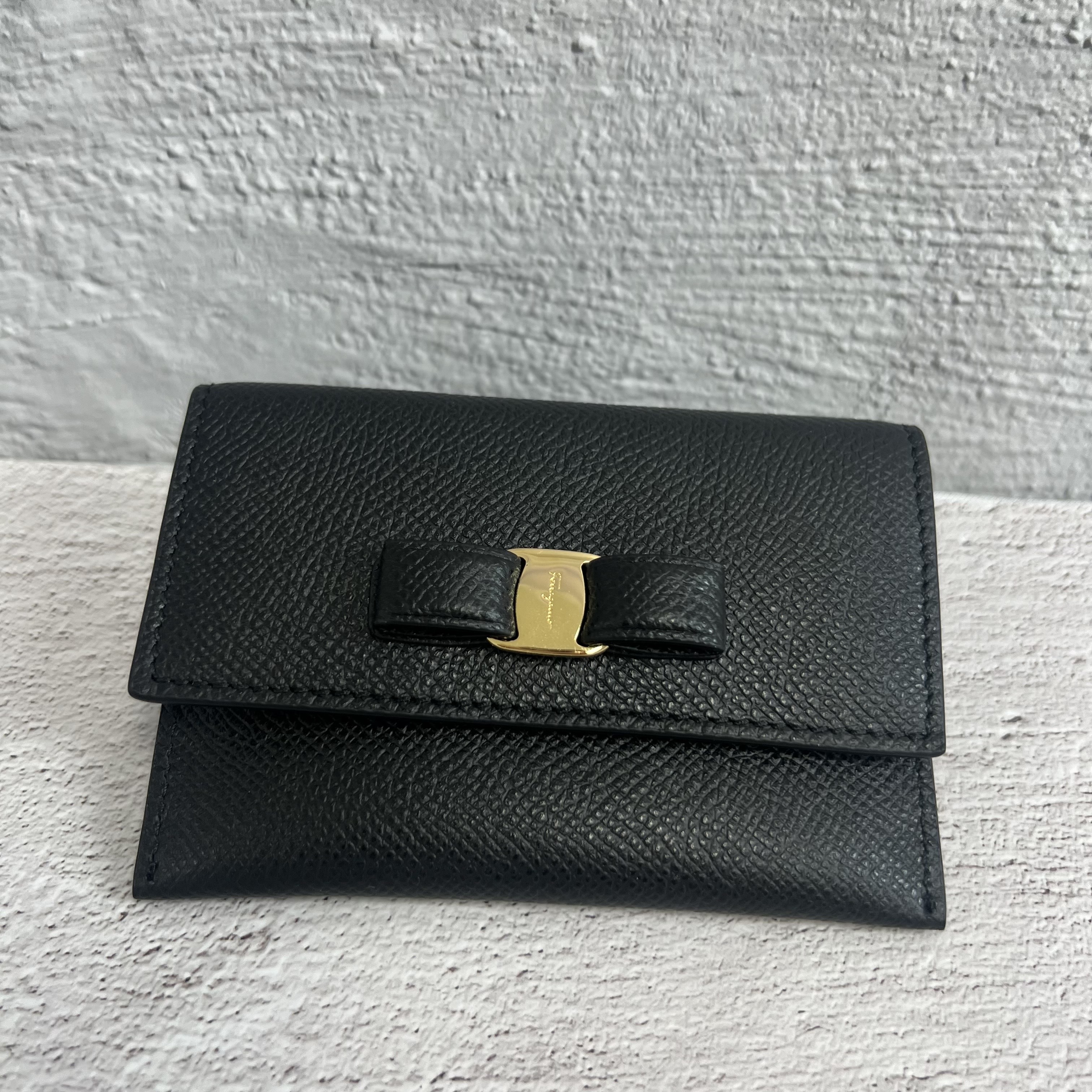 ☆関税込☆Ferragamo☆フェラガモ ガンチーニ VARA カードケース