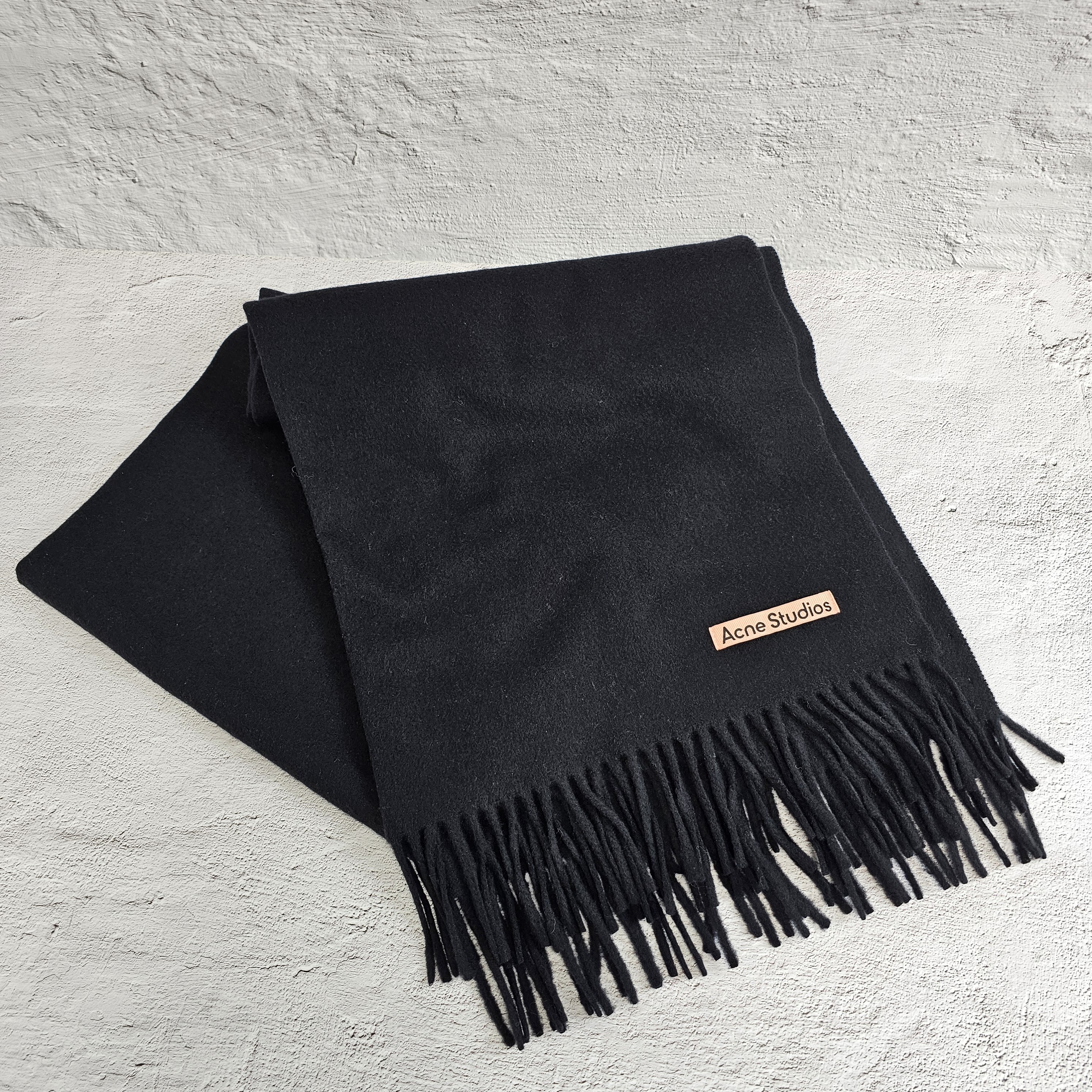☆人気☆【Acne Studios】☆アクネストゥディオス CANADA☆ (Acne