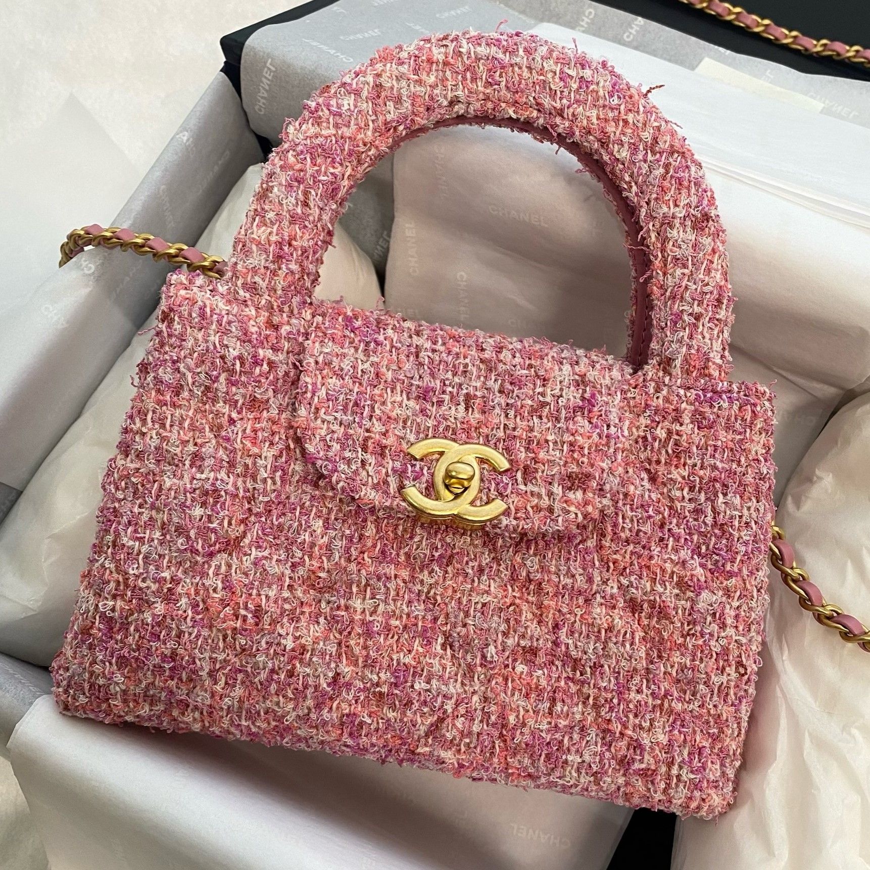 CHANEL ロゴ 入り ピンク ベルト ボックス付き 春 夏 ヴィンテージ