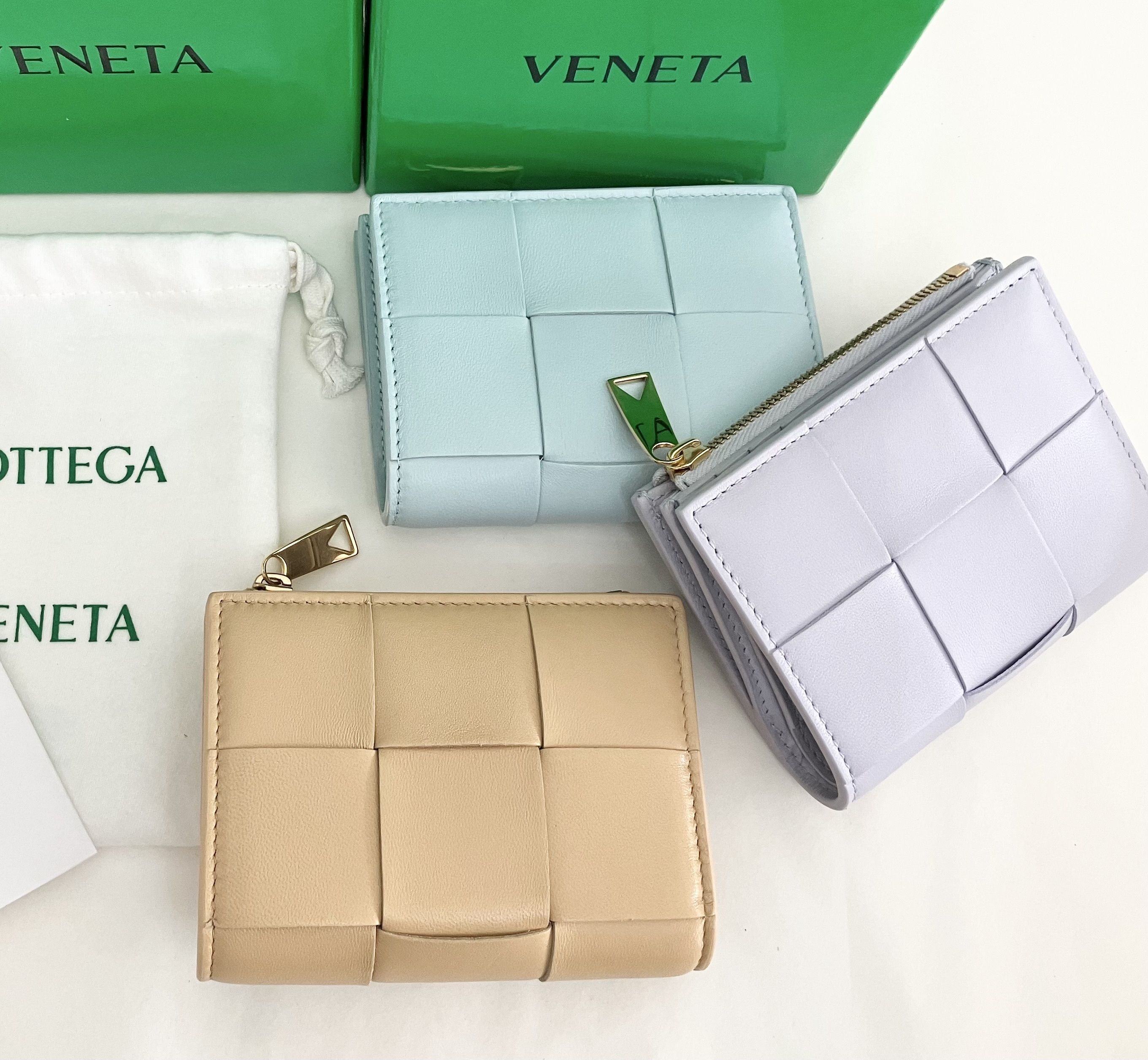 1/10限定お値段 BOTTEGA VENETA カセット 財布 保証書&袋&箱 BOTTEGA